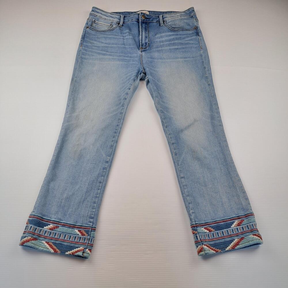Driftwood Jeans Womens 32 Light Blue Bootcut Mid Rise Colette Embroidered Cuff